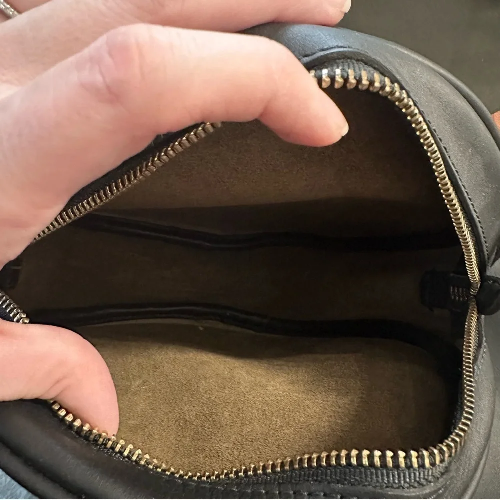 Nisolo Women’s Black Leather Round Zippered Adjustable Crossbody Bag NWOT